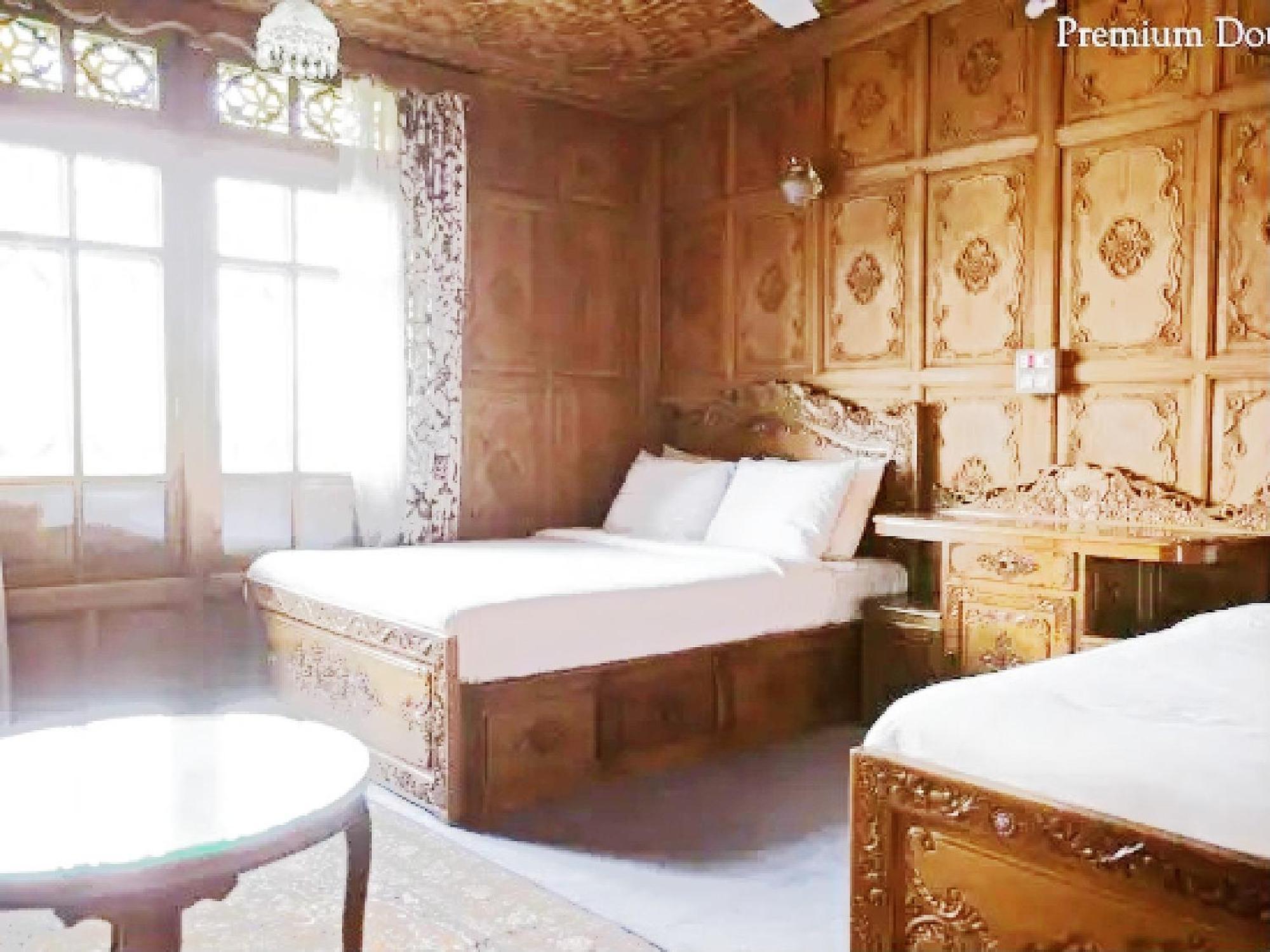 Mascot Houseboats Otel Srīnagar Dış mekan fotoğraf