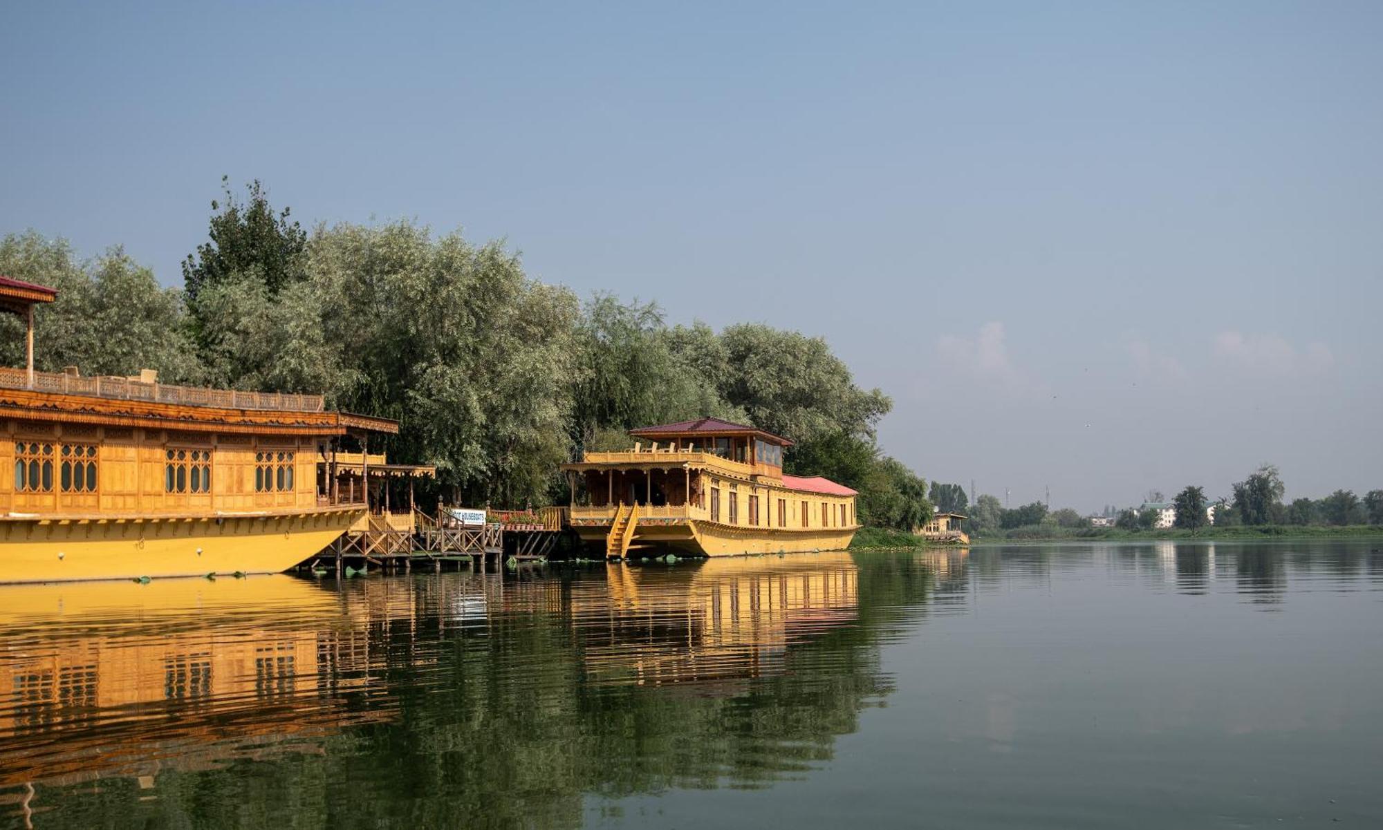 Mascot Houseboats Otel Srīnagar Dış mekan fotoğraf