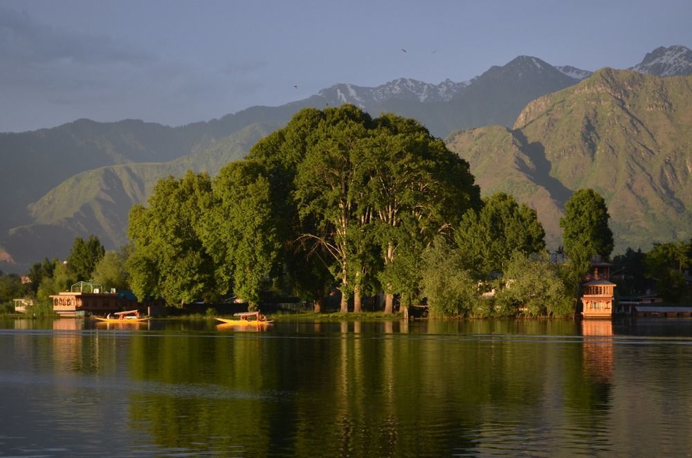 Mascot Houseboats Otel Srīnagar Dış mekan fotoğraf